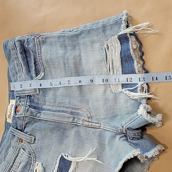 Madewell, Size 24 "The Momjean Short", Light Wash with Med Wash Under Holes. EUC - Picture 7 of 11